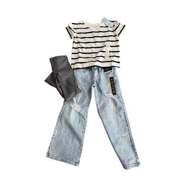 Girls 4/5 Bundle.  Jeans, leggings, top and mini squishmallow - Picture 1 of 7